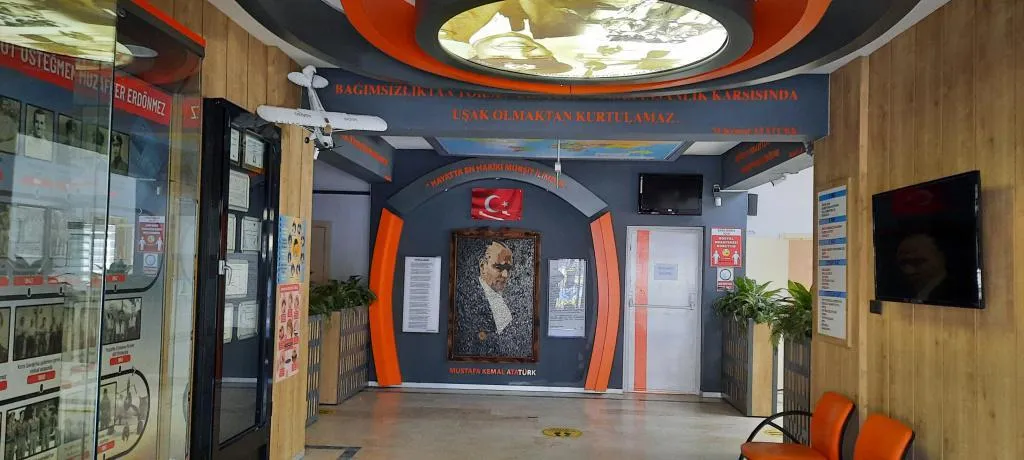 Şehit Pilot Muzaffer Erdönmez Ortaokulu