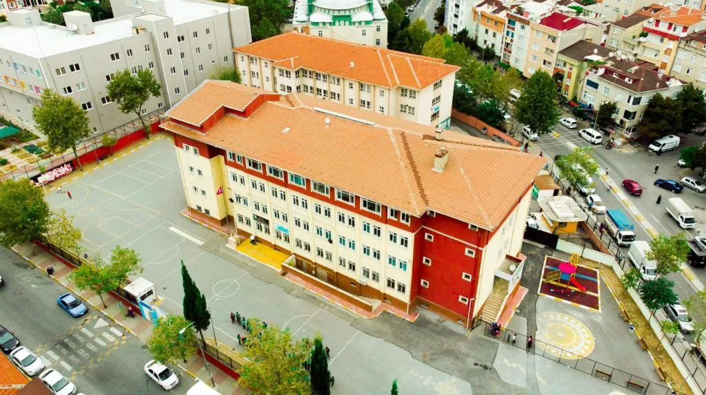 Bağcılar Cemil Meriç Ortaokulu fotoğrafı