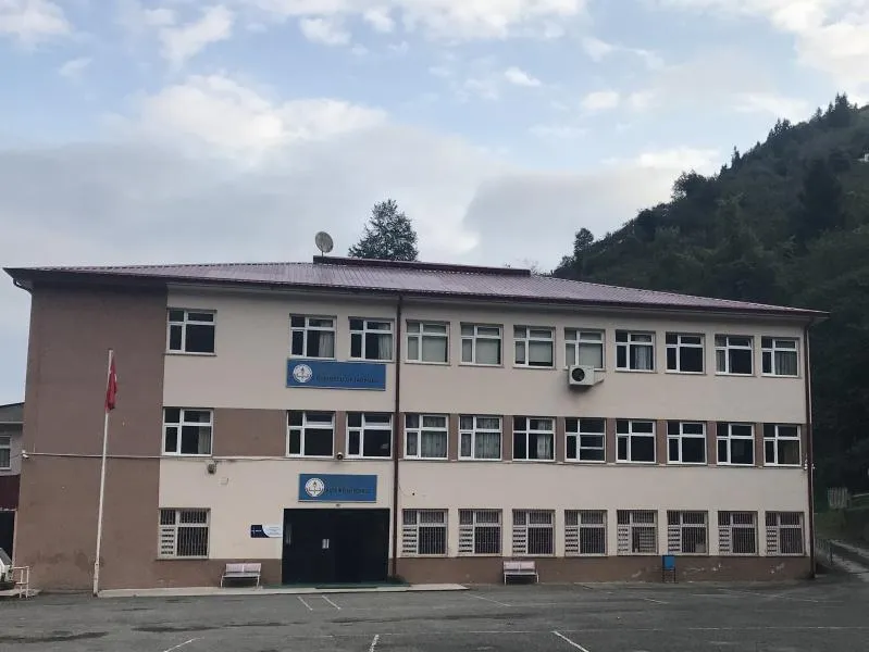 Kömürcü Ortaokulu