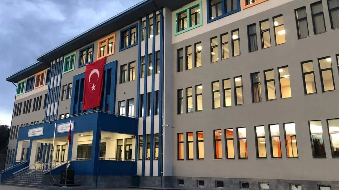 Kaşüstü Cumhuriyet Ortaokulu fotoğrafı