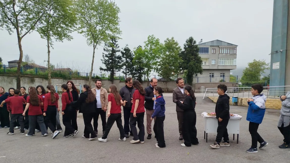 H.Mehmet Ofluoğlu Ortaokulu fotoğrafı