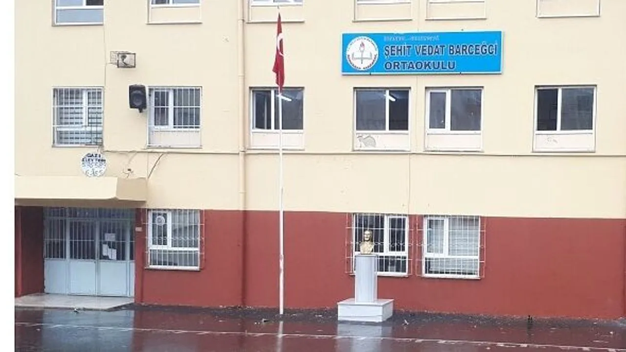 Şehit Vedat Barceğci Ortaokulu
