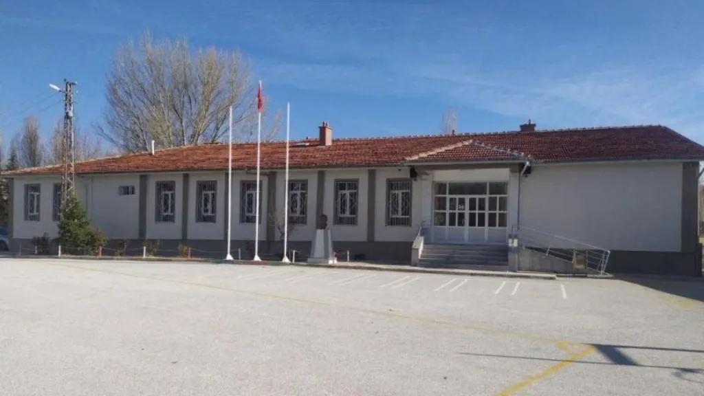 Sızma Alparslan Ortaokulu