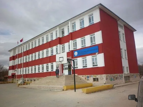 Kıreli Şehit Kadir Kayhan Ortaokulu