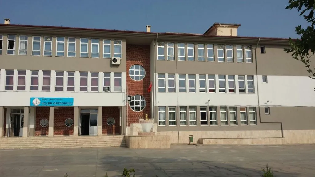 Üçler Ortaokulu fotoğrafı