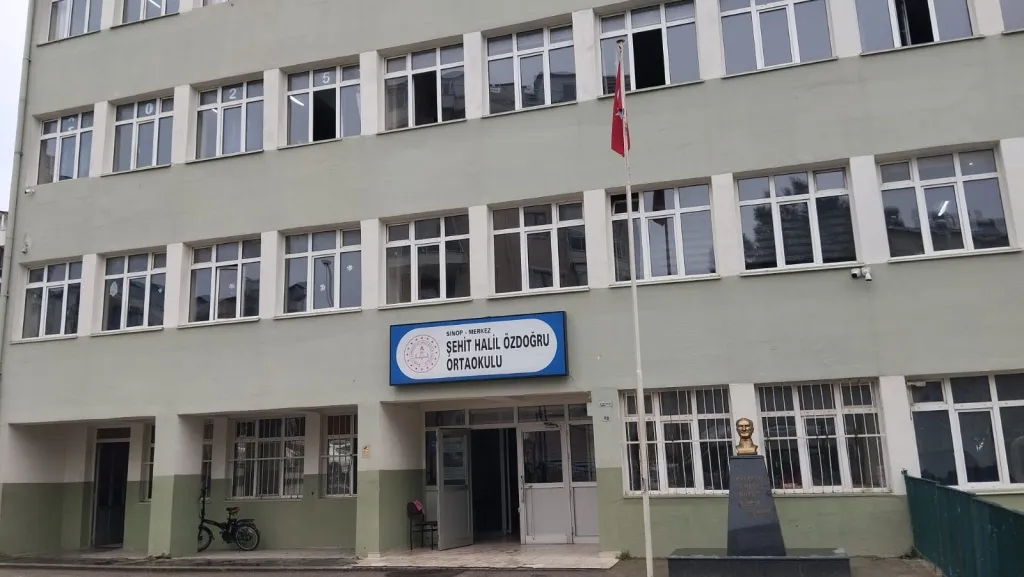 Şehit Halil Özdoğru Ortaokulu fotoğrafı