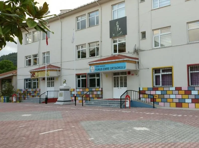 Yunus Emre Ortaokulu