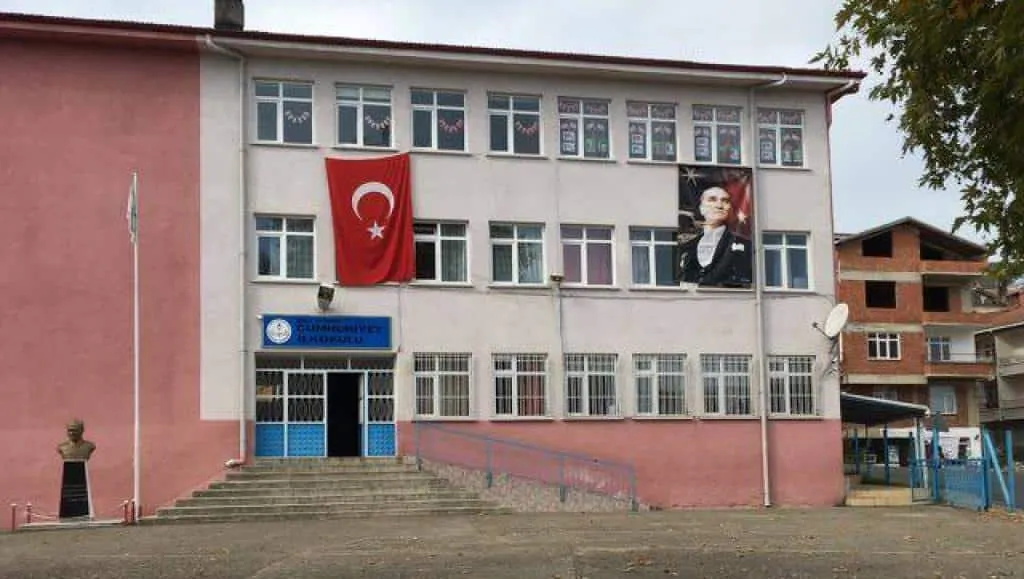 Cumhuriyet İlkokulu