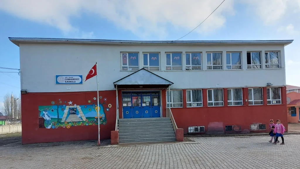 Cumhuriyet İlkokulu