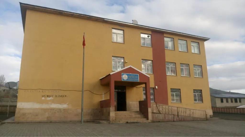 Yeniçadır Ortaokulu fotoğrafı