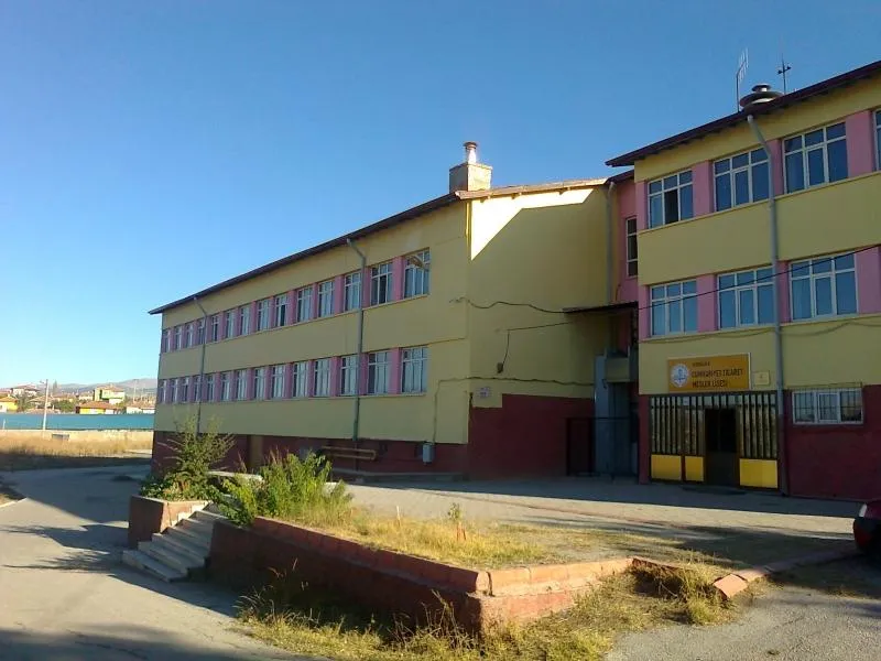 Cumhuriyet Ticaret Mesleki Ve Teknik Anadolu Lisesi fotoğrafı