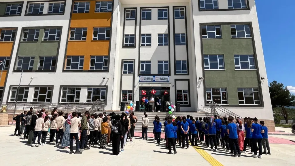 75.Yıl Cumhuriyet Yatılı Bölge Ortaokulu fotoğrafı