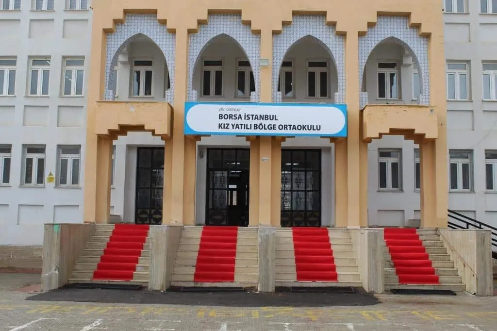 Hoşab Borsa İstanbul Yatılı Bölge Ortaokulu