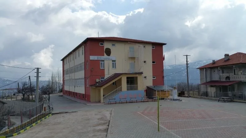 Sütleğen Yatılı Bölge Ortaokulu fotoğrafı
