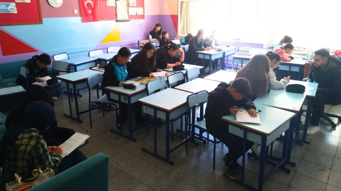 Cumhuriyet Yatılı Bölge Ortaokulu fotoğrafı