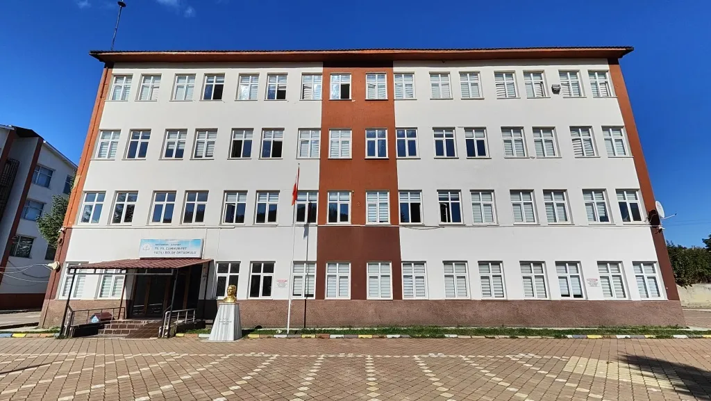 Azdavay 75.Yıl Cumhuriyet Yatılı Bölge Ortaokulu fotoğrafı