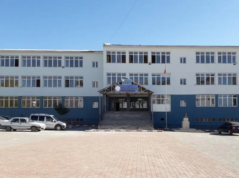 Dedeli Yatılı Bölge Ortaokulu