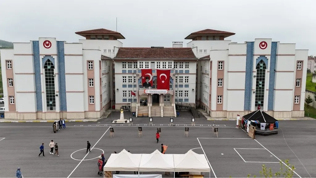 Yenikent Anadolu İmam Hatip Lisesi fotoğrafı