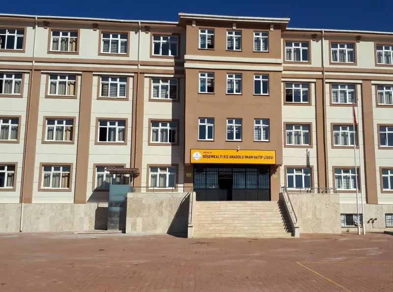 Döşemealtı Anadolu İmam Hatip Lisesi fotoğrafı