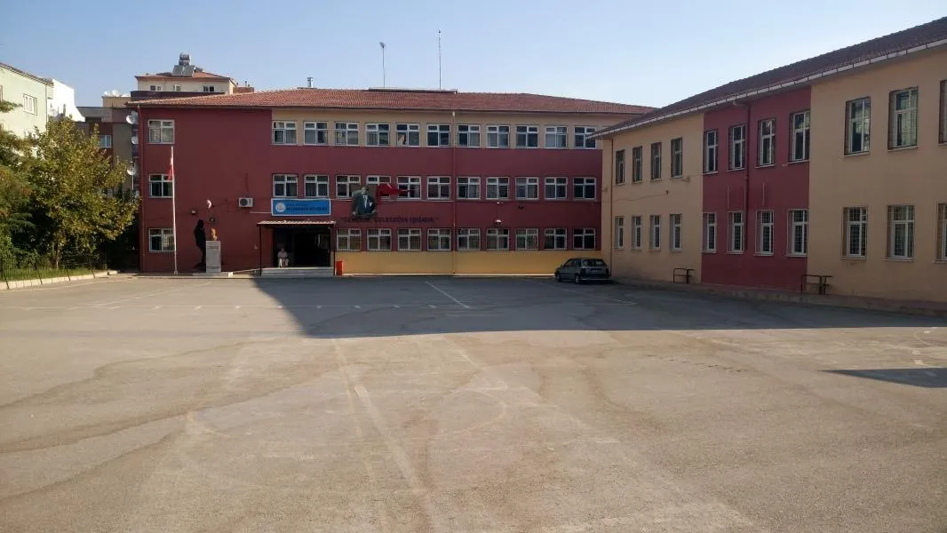 Akşemseddin Ortaokulu fotoğrafı