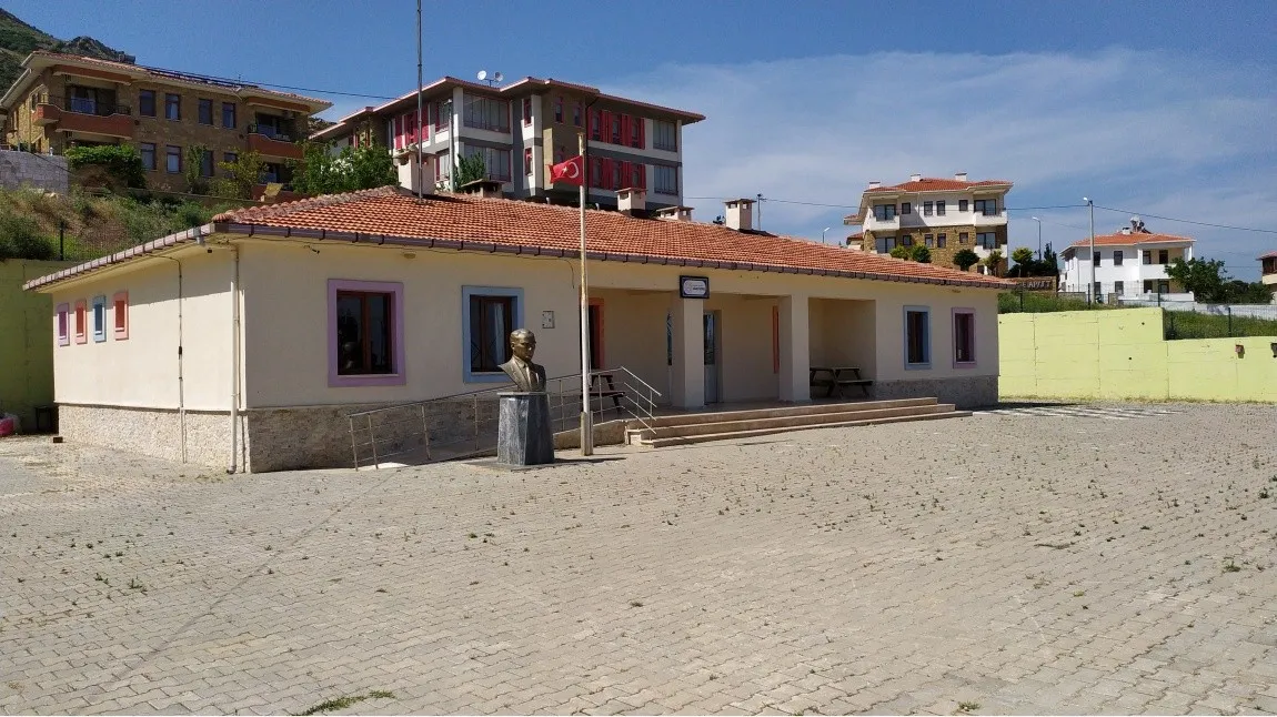 Uğurlu İlkokulu fotoğrafı