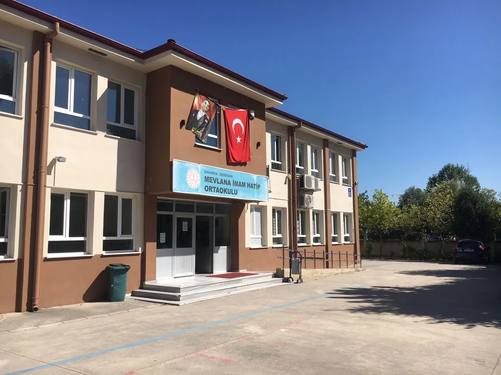 Mevlana İmam Hatip Ortaokulu fotoğrafı