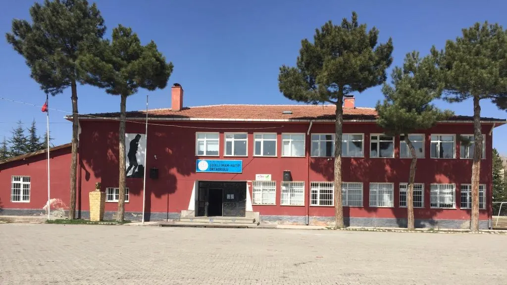 Edikli İmam Hatip Ortaokulu fotoğrafı