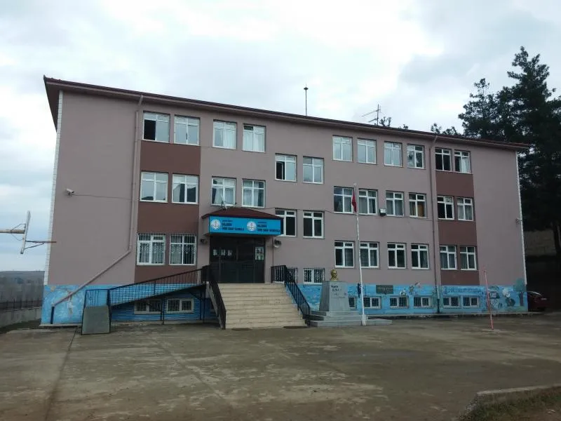 Ballıdere Ömer Saray Ortaokulu fotoğrafı