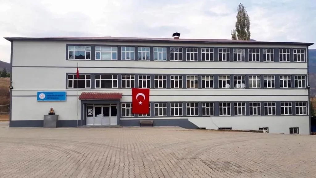 İspir İmam Hatip Ortaokulu