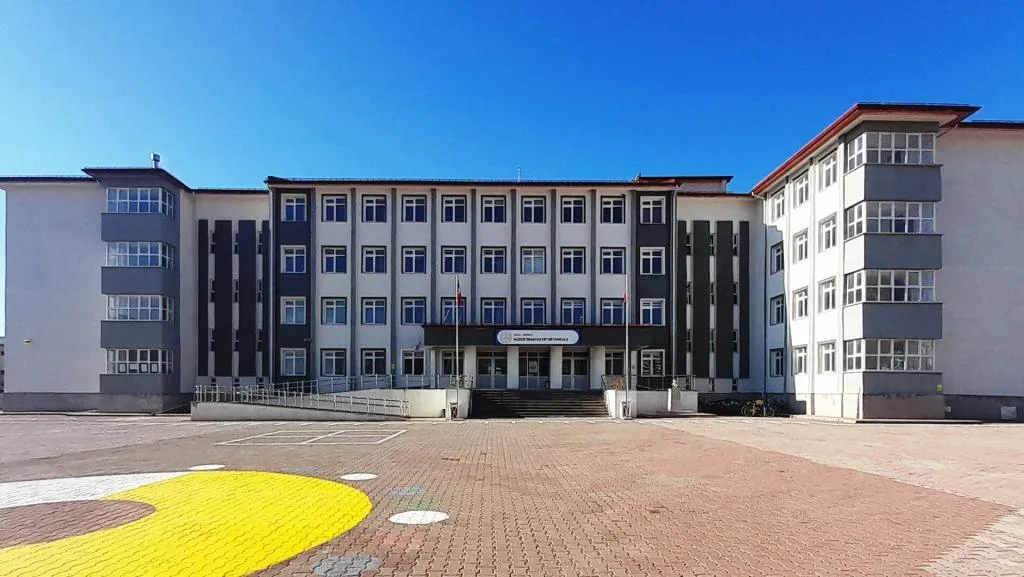 Huzur İmam Hatip Ortaokulu fotoğrafı