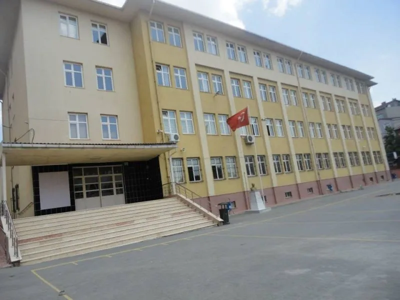 Ömer Öztop Kız Anadolu İmam Hatip Lisesi