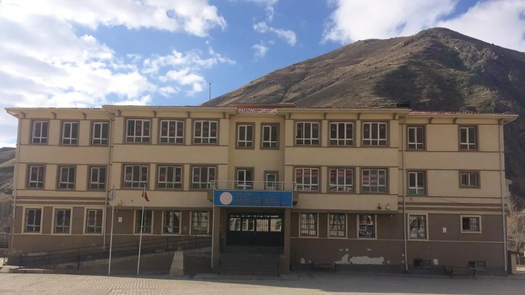 Çatak Mehmet Akif Ersoy İmam Hatip Ortaokulu