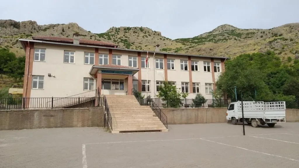 Karasalkım Ortaokulu fotoğrafı