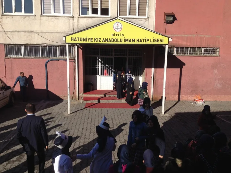Hatuniye Kız Anadolu İmam Hatip Lisesi