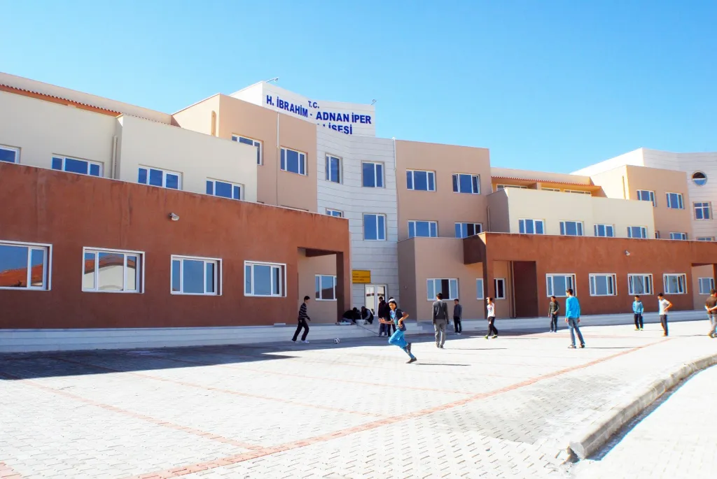 Halil İbrahim İper-Adnan İper Anadolu Lisesi fotoğrafı