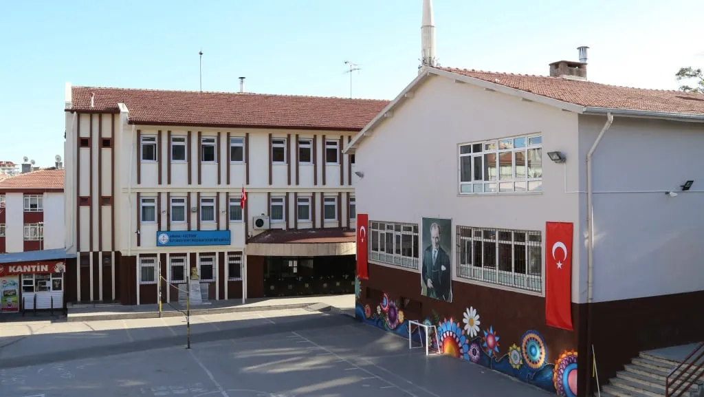 Kuyubaşı Şehit Oğuzhan Duyar Ortaokulu