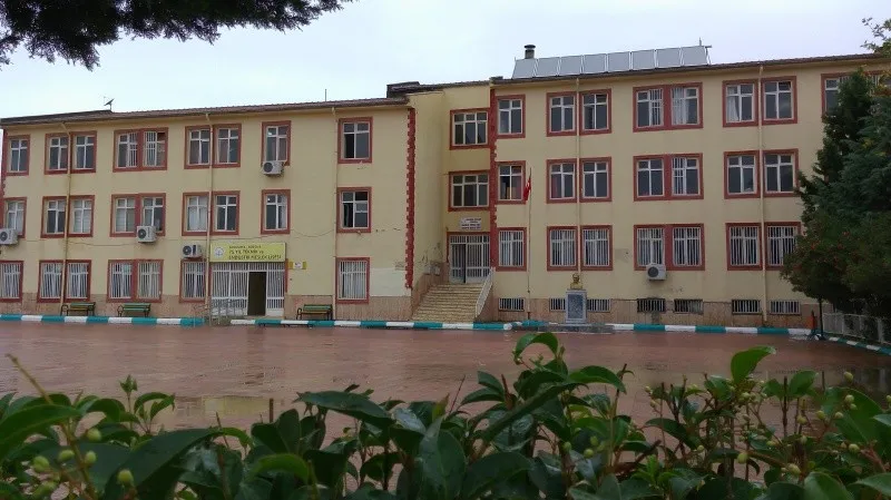 75. Yıl Mesleki Ve Teknik Anadolu Lisesi