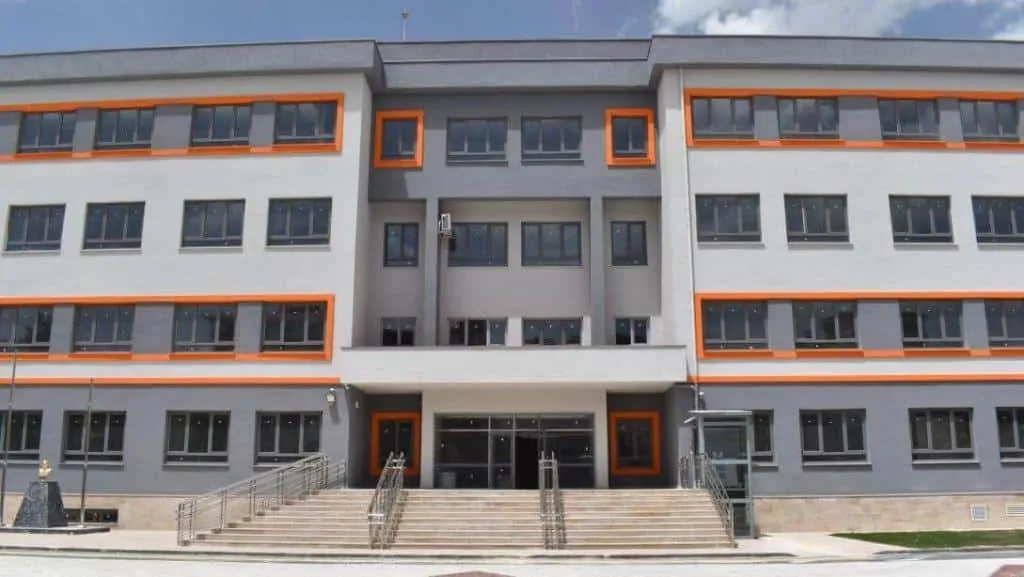 Kayışzade Hafız Osman Ortaokulu