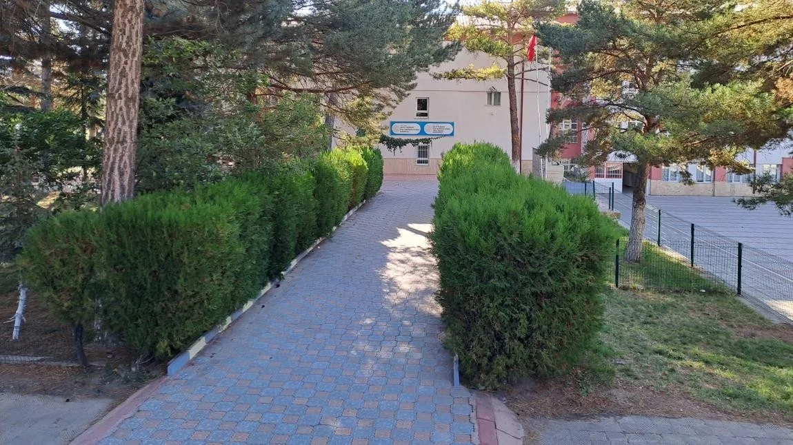 Şehit Teğmen Hacı Bayram Elmas İlkokulu