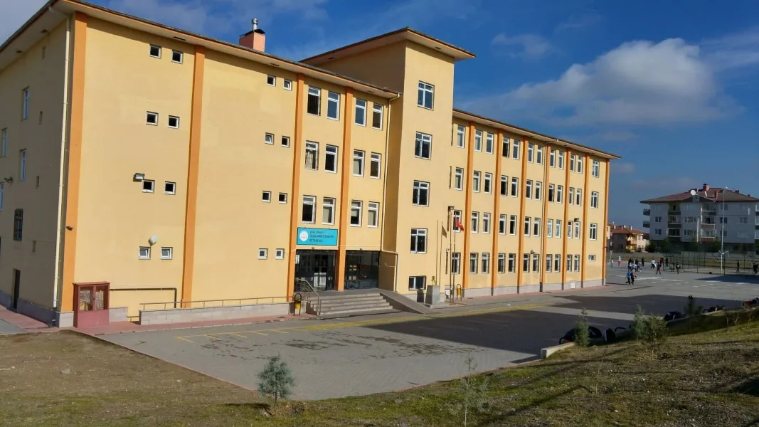 Ülkü Ahmet Durusoy Ortaokulu