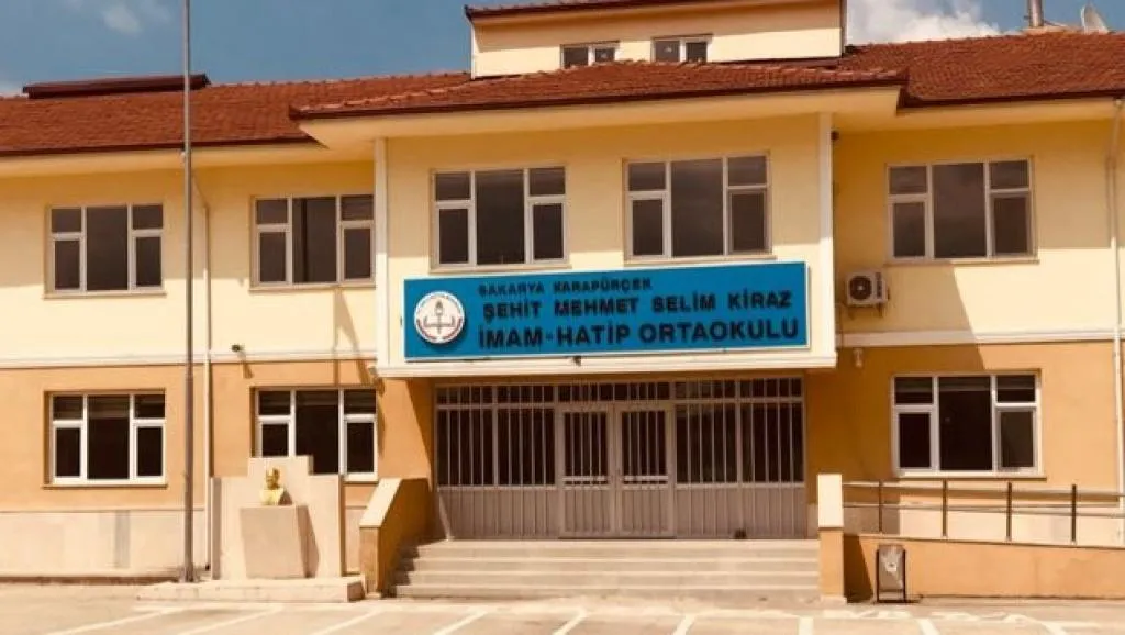 Şehit Mehmet Selim Kiraz İmam Hatip Ortaokulu fotoğrafı