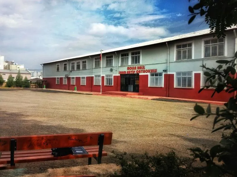 Molla Halil İmam Hatip Ortaokulu fotoğrafı