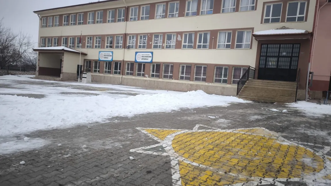 Orduzu Nadire Dernek İlkokulu fotoğrafı