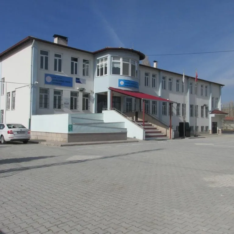 Divarlı Ahmet Yesevi Ortaokulu