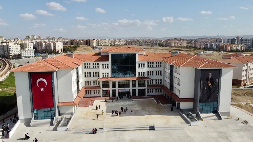 Batıkent Şehit Demet Sezen Kız Anadolu İmam Hatip Lisesi fotoğrafı