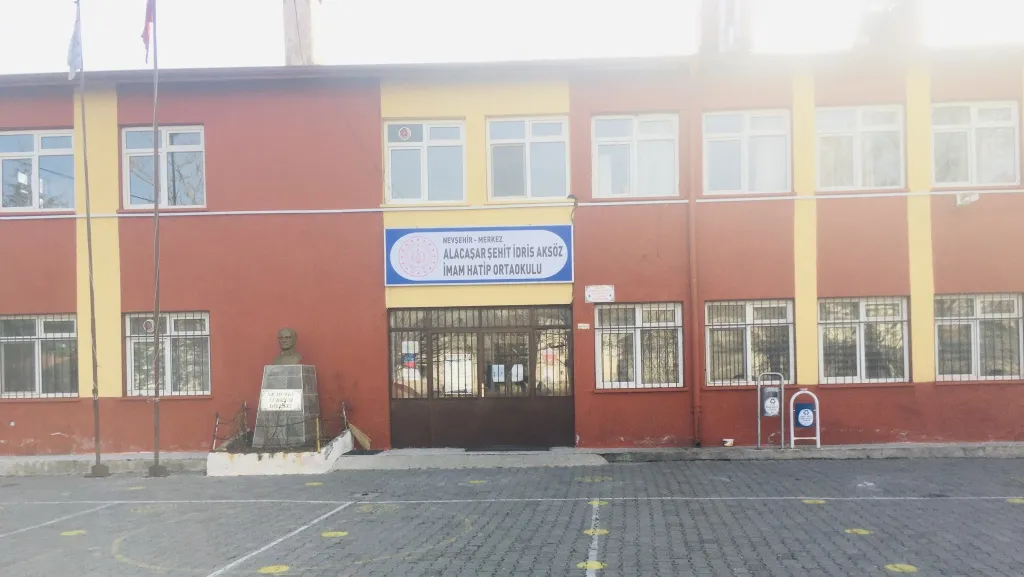Alacaşar Şehit İdris Aksöz İmam Hatip Ortaokulu fotoğrafı
