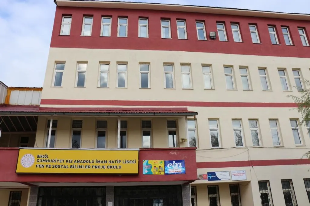 Cumhuriyet Kız Anadolu İmam Hatip Lisesi fotoğrafı