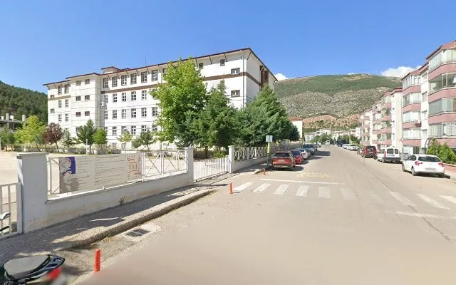 Hattat Hamdullah İmam Hatip Ortaokulu fotoğrafı
