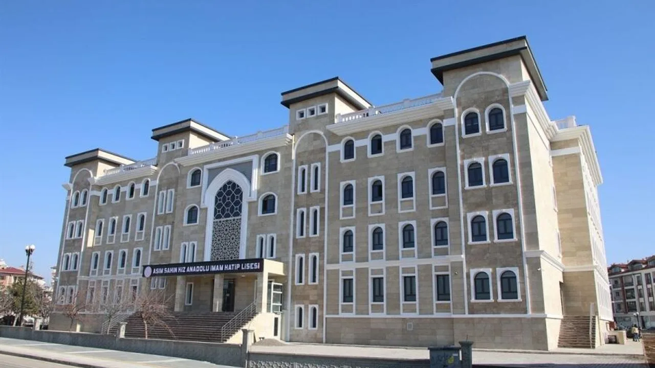 Asım Şahin Kız Anadolu İmam Hatip Lisesi