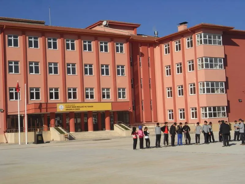 Yusuf Özer Mesleki Ve Teknik Anadolu Lisesi fotoğrafı